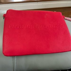 🍎🍎🍎CROSSBODY BAG w CHAIN STRAP